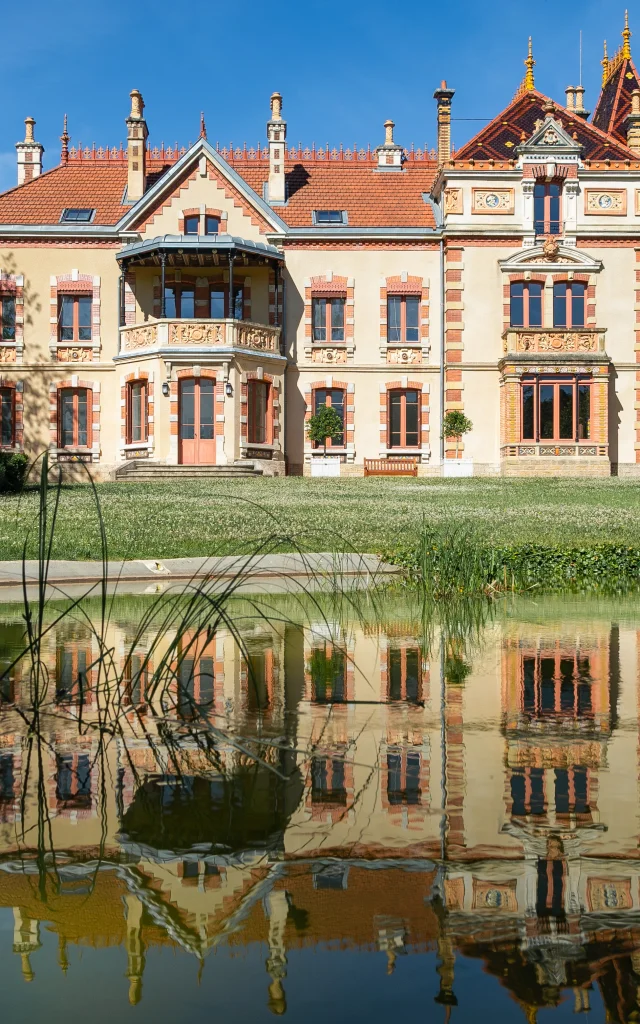 La Villa Perrusson et son miroir d'eau, Écuisses.